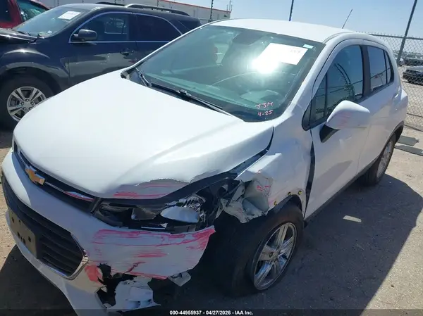 KL7CJKSB7LB041459 2020 CHEVROLET TRAX - Image 2