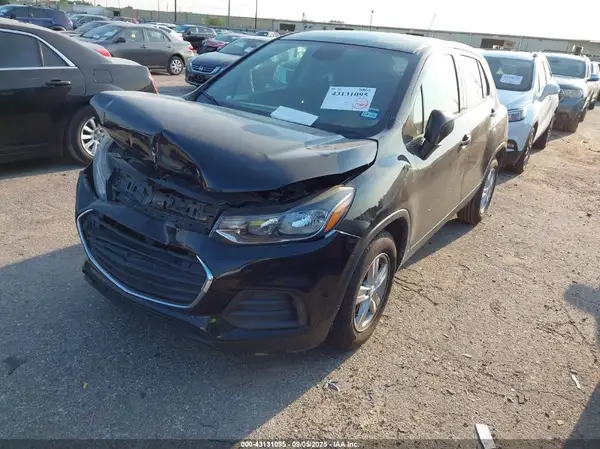 KL7CJKSB7LB049853 2020 CHEVROLET TRAX - Image 2