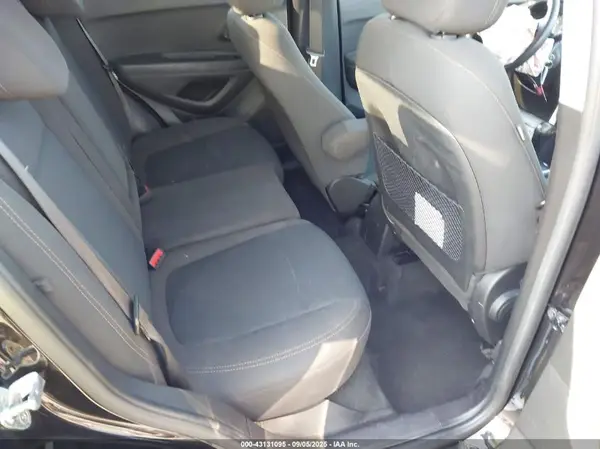KL7CJKSB7LB049853 2020 CHEVROLET TRAX - Image 8