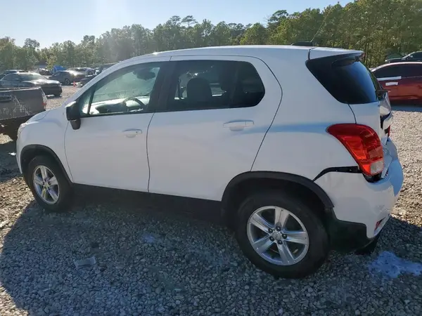 KL7CJKSB7LB056043 2020 CHEVROLET TRAX - Image 2
