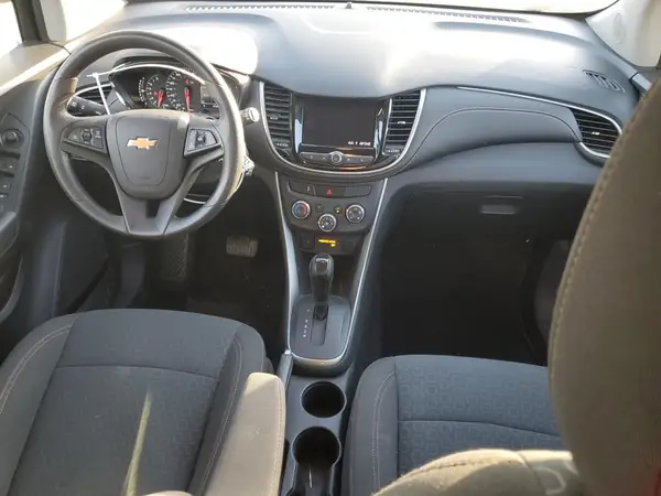 KL7CJKSB7LB056379 2020 CHEVROLET TRAX - Image 8