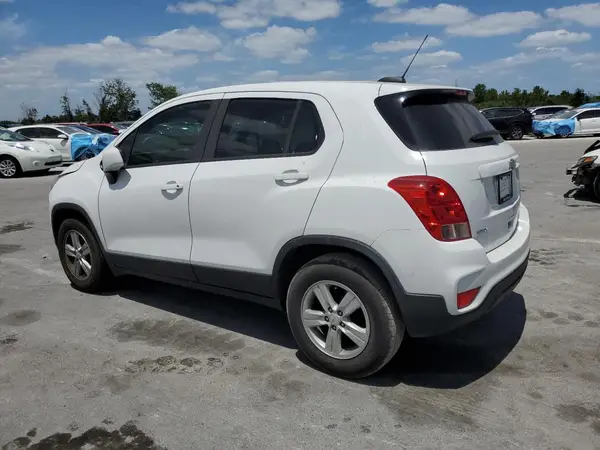 KL7CJKSB7LB056527 2020 CHEVROLET TRAX - Image 2