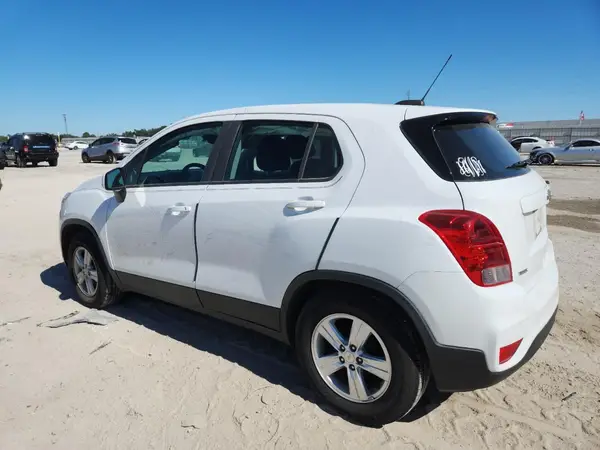 KL7CJKSB7LB056804 2020 CHEVROLET TRAX - Image 2