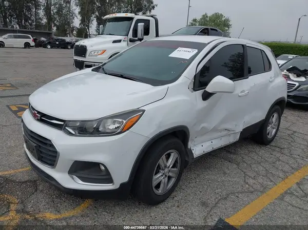 KL7CJKSB7LB059136 2020 CHEVROLET TRAX - Image 2