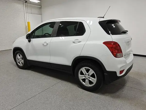 KL7CJKSB7LB059959 2020 CHEVROLET TRAX - Image 2
