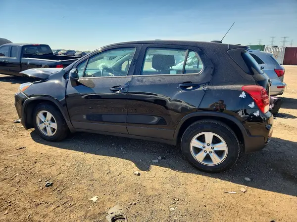 KL7CJKSB7LB062263 2020 CHEVROLET TRAX - Image 2
