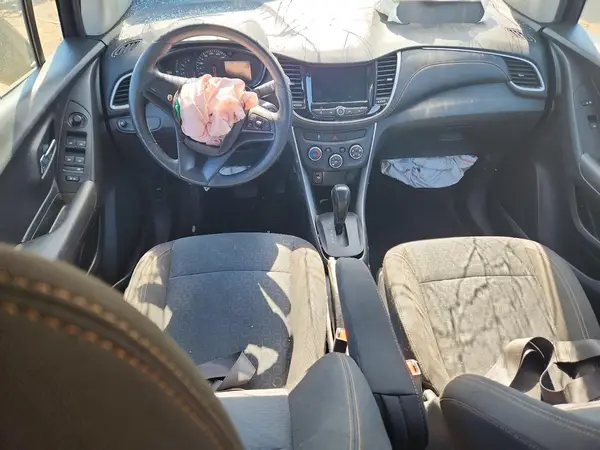 KL7CJKSB7LB062263 2020 CHEVROLET TRAX - Image 8