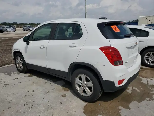 KL7CJKSB7LB063560 2020 CHEVROLET TRAX - Image 2