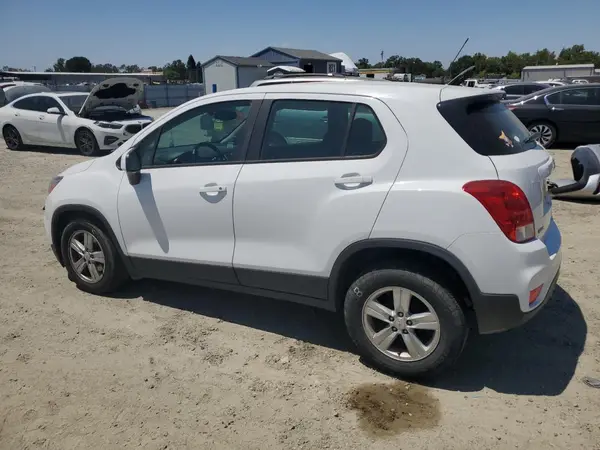KL7CJKSB7LB065079 2020 CHEVROLET TRAX - Image 2