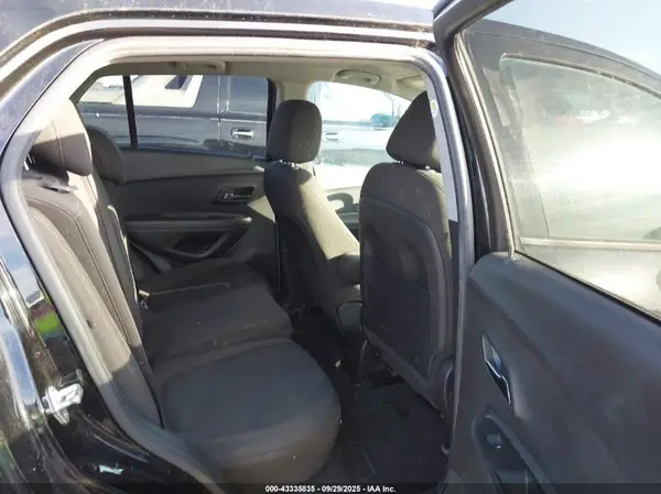 KL7CJKSB7LB068046 2020 CHEVROLET TRAX - Image 8