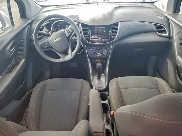 KL7CJKSB7LB077216 2020 CHEVROLET TRAX - Image 8