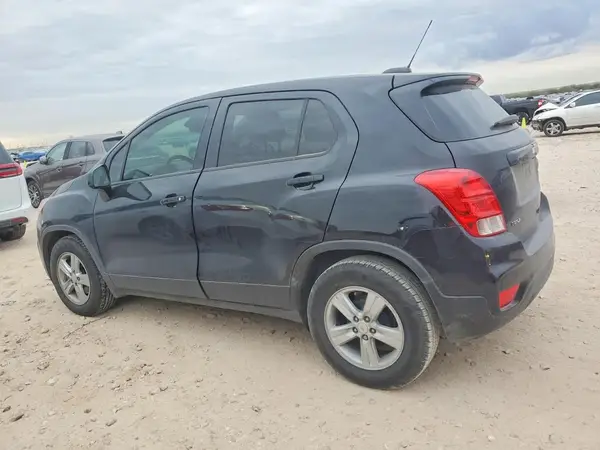 KL7CJKSB7LB082836 2020 CHEVROLET TRAX - Image 2