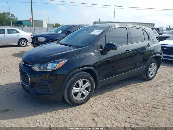 KL7CJKSB7LB086840 2020 CHEVROLET TRAX - Image 2