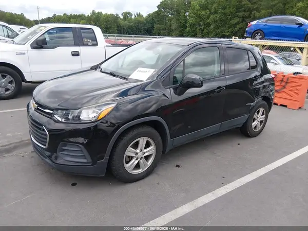 KL7CJKSB7LB090418 2020 CHEVROLET TRAX - Image 2