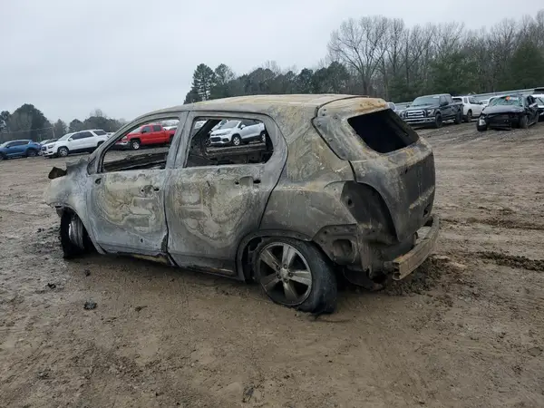 KL7CJKSB7LB314965 2020 CHEVROLET TRAX - Image 2
