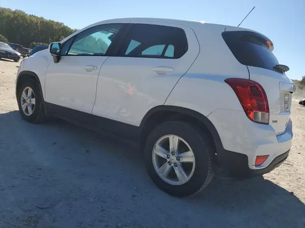 KL7CJKSB7LB316490 2020 CHEVROLET TRAX - Image 2