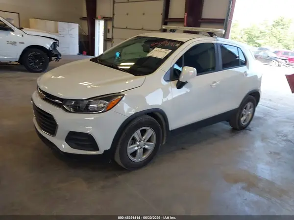 KL7CJKSB7LB322127 2020 CHEVROLET TRAX - Image 2