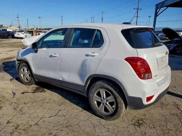 KL7CJKSB7LB322516 2020 CHEVROLET TRAX - Image 2
