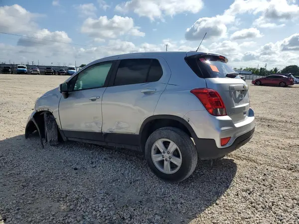 KL7CJKSB7LB323908 2020 CHEVROLET TRAX - Image 2