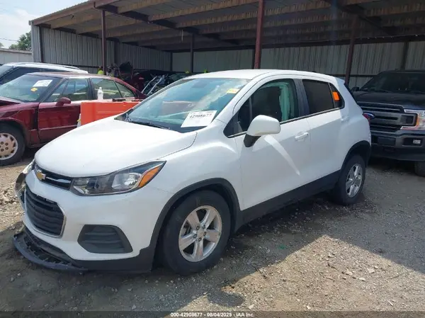 KL7CJKSB7LB325545 2020 CHEVROLET TRAX - Image 2