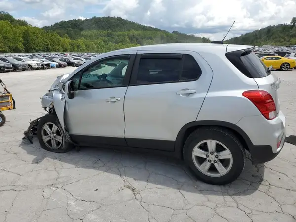 KL7CJKSB7LB326033 2020 CHEVROLET TRAX - Image 2