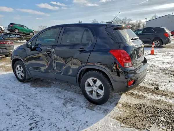 KL7CJKSB7LB326341 2020 CHEVROLET TRAX - Image 2