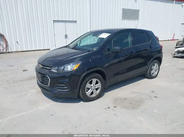 KL7CJKSB7LB327246 2020 CHEVROLET TRAX - Image 2