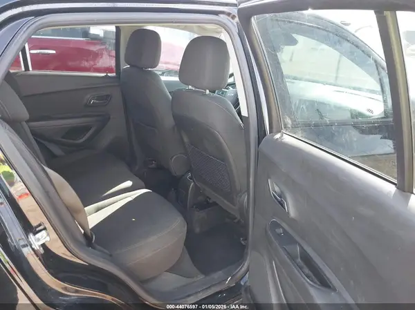 KL7CJKSB7LB327912 2020 CHEVROLET TRAX - Image 8