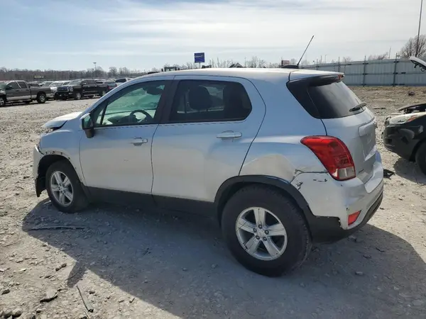 KL7CJKSB7LB330258 2020 CHEVROLET TRAX - Image 2