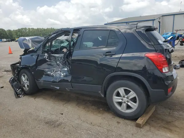 KL7CJKSB7LB331135 2020 CHEVROLET TRAX - Image 2