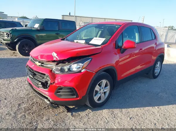KL7CJKSB7LB333046 2020 CHEVROLET TRAX - Image 2