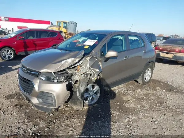KL7CJKSB7LB334004 2020 CHEVROLET TRAX - Image 2