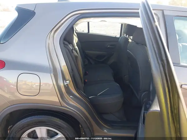 KL7CJKSB7LB334004 2020 CHEVROLET TRAX - Image 8