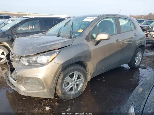 KL7CJKSB7LB343480 2020 CHEVROLET TRAX - Image 2