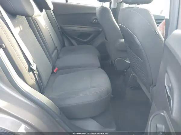 KL7CJKSB7LB343480 2020 CHEVROLET TRAX - Image 8