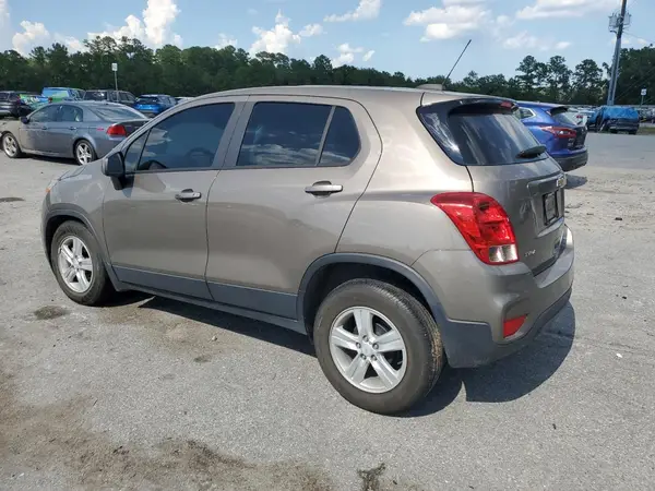 KL7CJKSB7LB354172 2020 CHEVROLET TRAX - Image 2