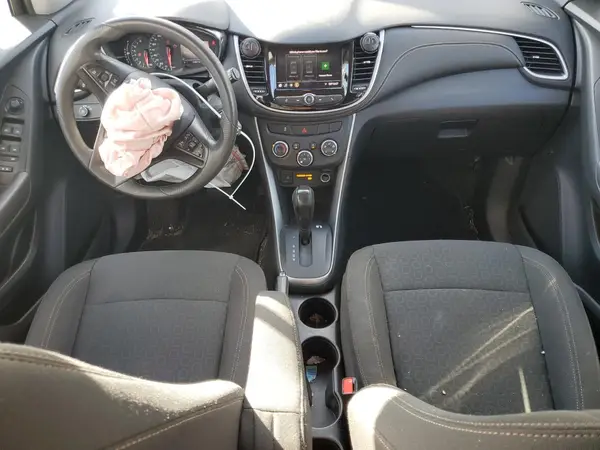 KL7CJKSB7MB301442 2021 CHEVROLET TRAX - Image 8