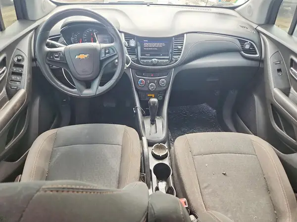 KL7CJKSB7MB302364 2021 CHEVROLET TRAX - Image 8