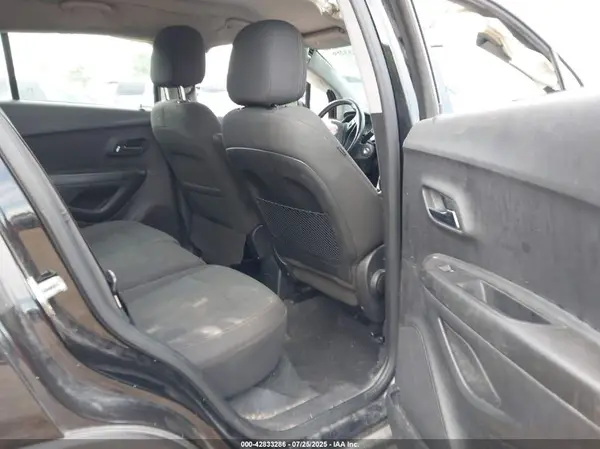 KL7CJKSB7MB304678 2021 CHEVROLET TRAX - Image 8