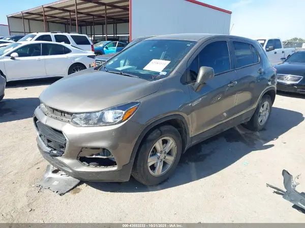 KL7CJKSB7MB307970 2021 CHEVROLET TRAX - Image 2