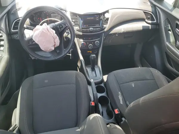KL7CJKSB7MB318614 2021 CHEVROLET TRAX - Image 8