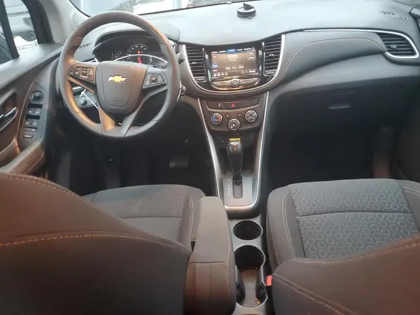 KL7CJKSB7MB321917 2021 CHEVROLET TRAX - Image 8