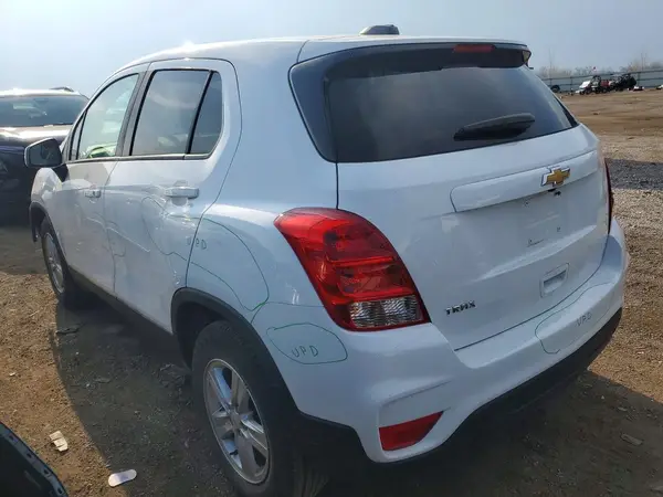 KL7CJKSB7MB329726 2021 CHEVROLET TRAX - Image 2