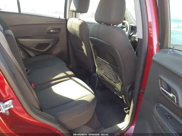 KL7CJKSB7MB331332 2021 CHEVROLET TRAX - Image 8