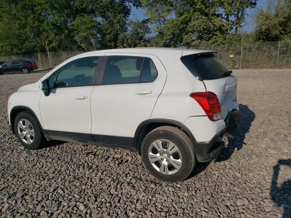 KL7CJKSB8GB511682 2016 CHEVROLET TRAX - Image 2