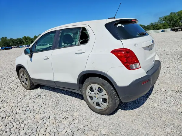 KL7CJKSB8GB552992 2016 CHEVROLET TRAX - Image 2