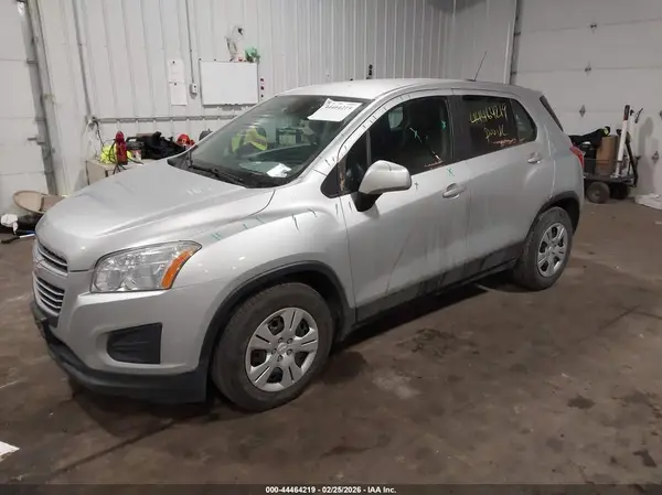 KL7CJKSB8GB614326 2016 CHEVROLET TRAX - Image 2