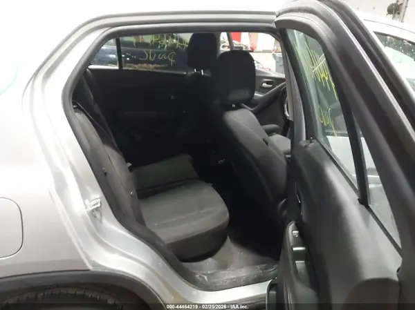 KL7CJKSB8GB614326 2016 CHEVROLET TRAX - Image 8