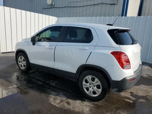 KL7CJKSB8GB627609 2016 CHEVROLET TRAX - Image 2