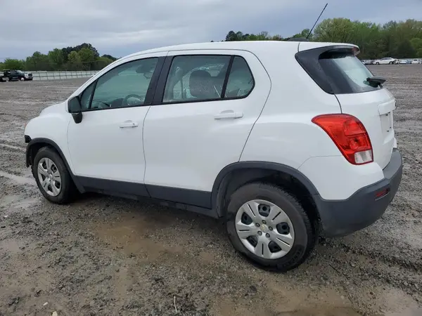 KL7CJKSB8GB647326 2016 CHEVROLET TRAX - Image 2